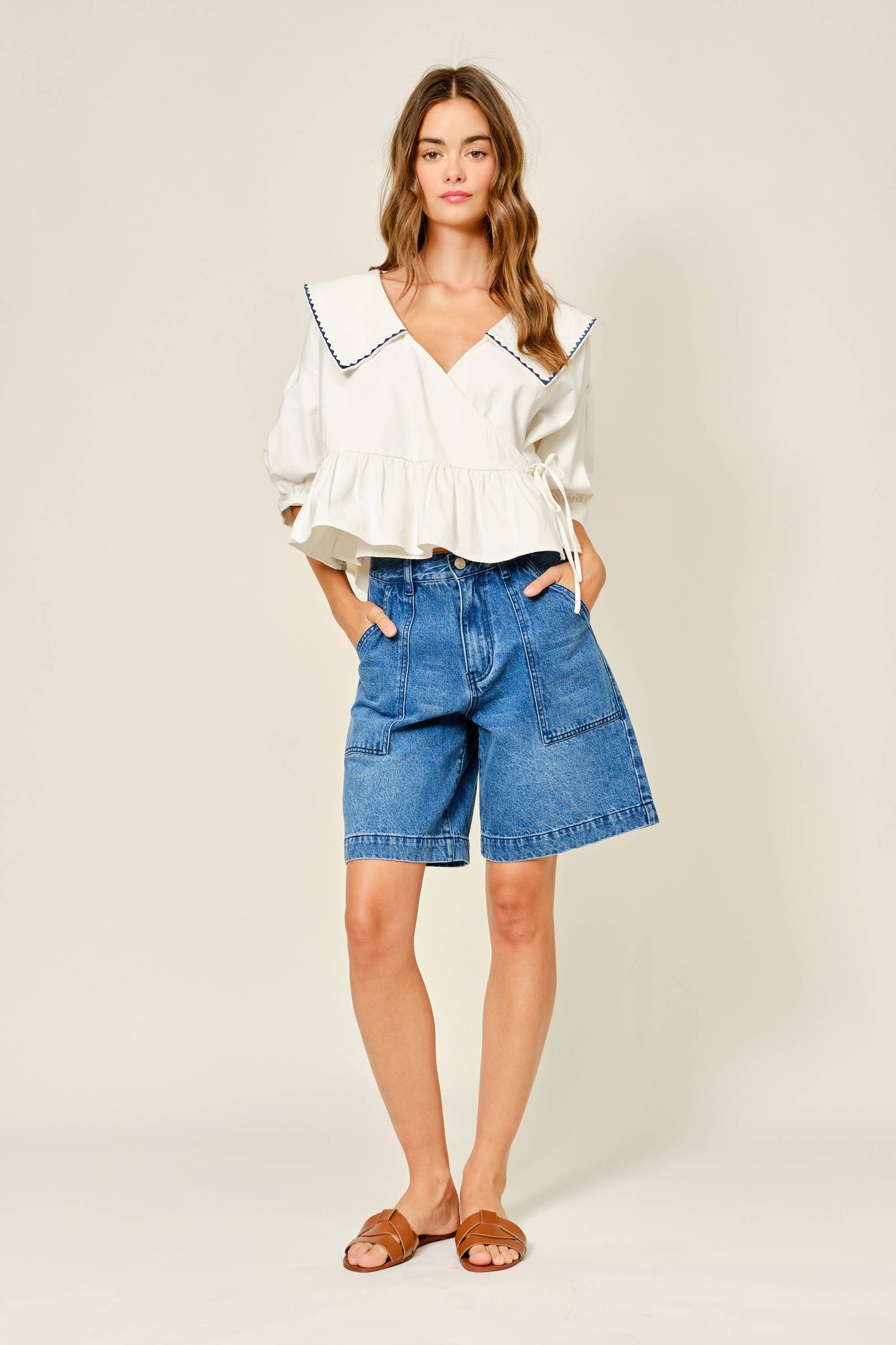 AJP5895 POCKET A LINE BERMUDA SHORTS