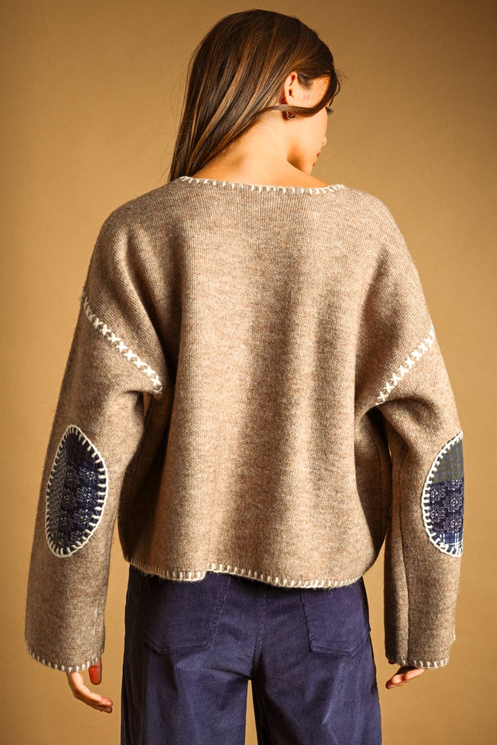 V-NECK SWEATER TOP WITH PATCHWORK
