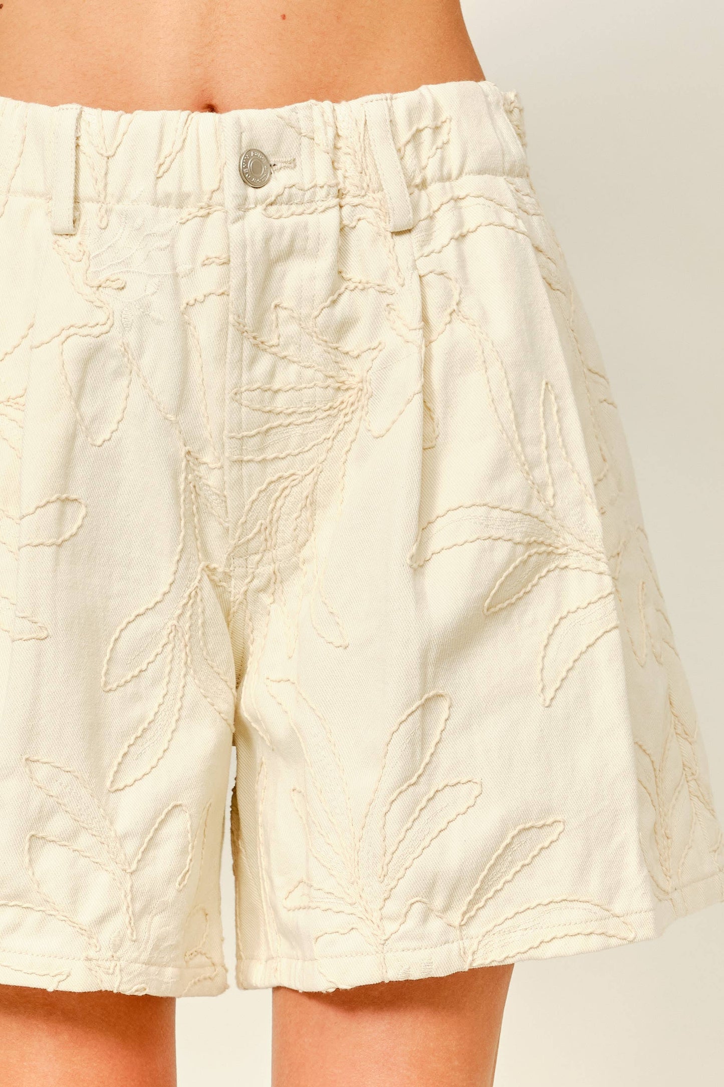 AJP6010 EMBROIDERED COTTON FLARE SHORTS