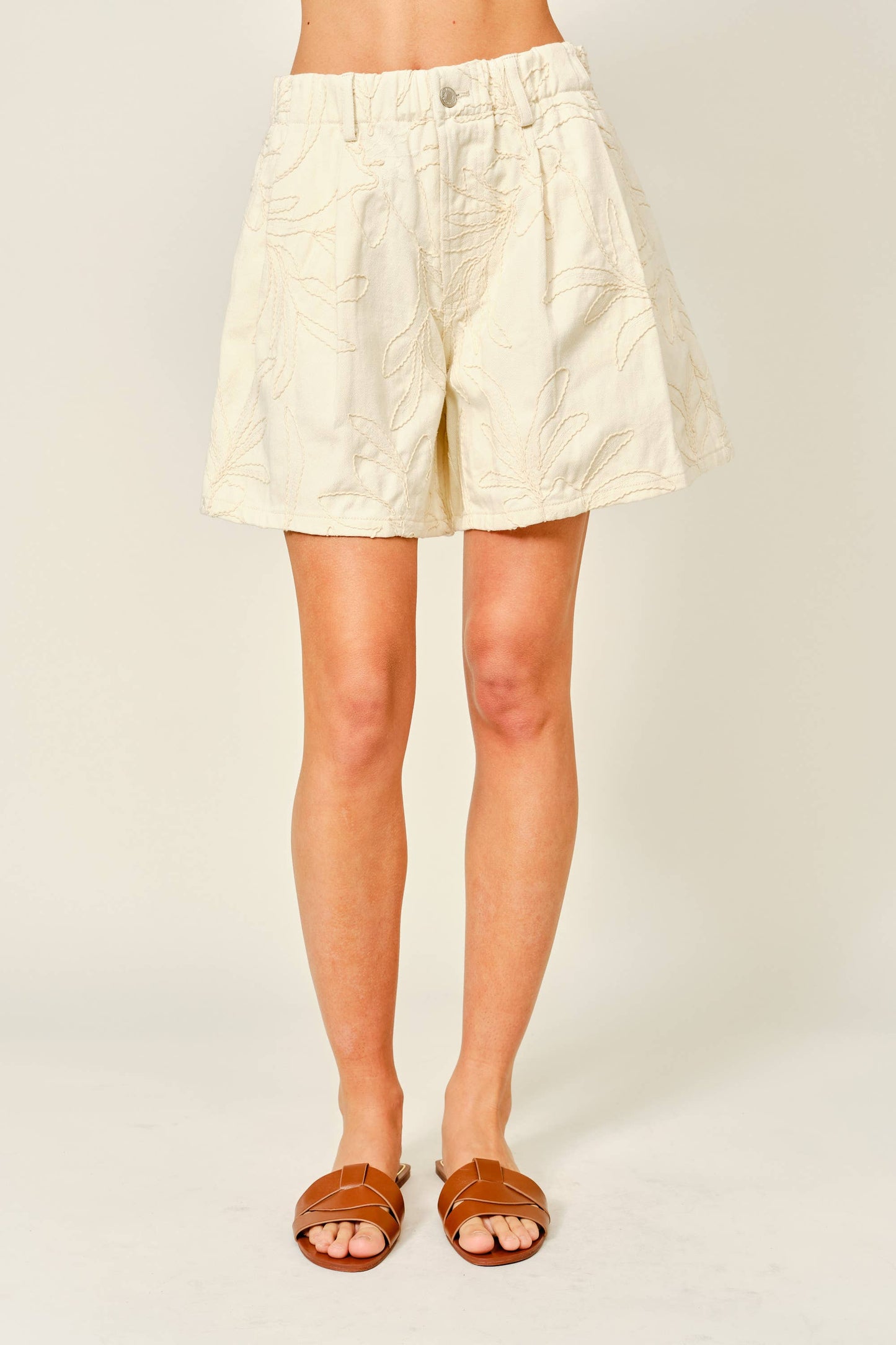 AJP6010 EMBROIDERED COTTON FLARE SHORTS