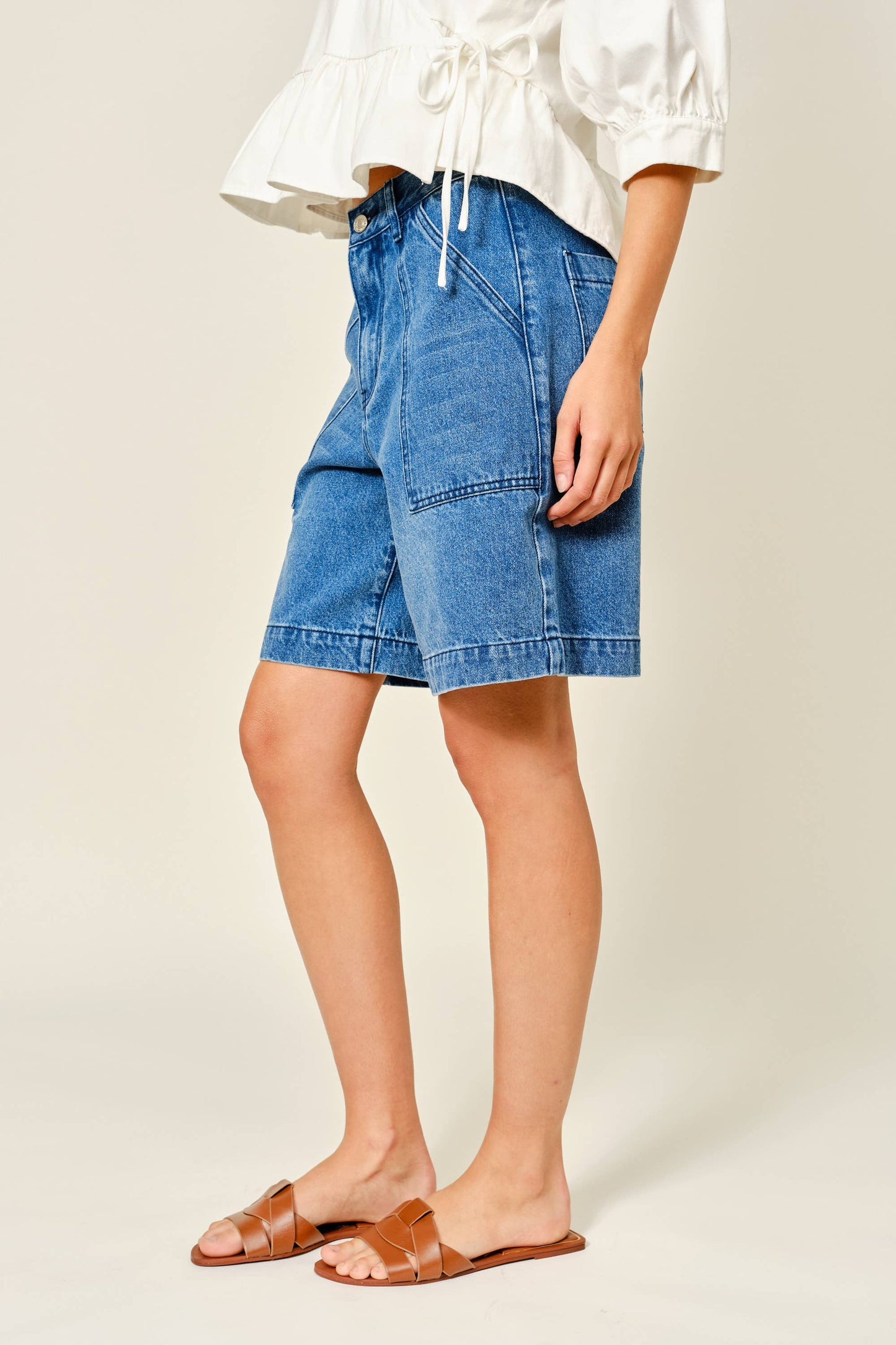 AJP5895 POCKET A LINE BERMUDA SHORTS