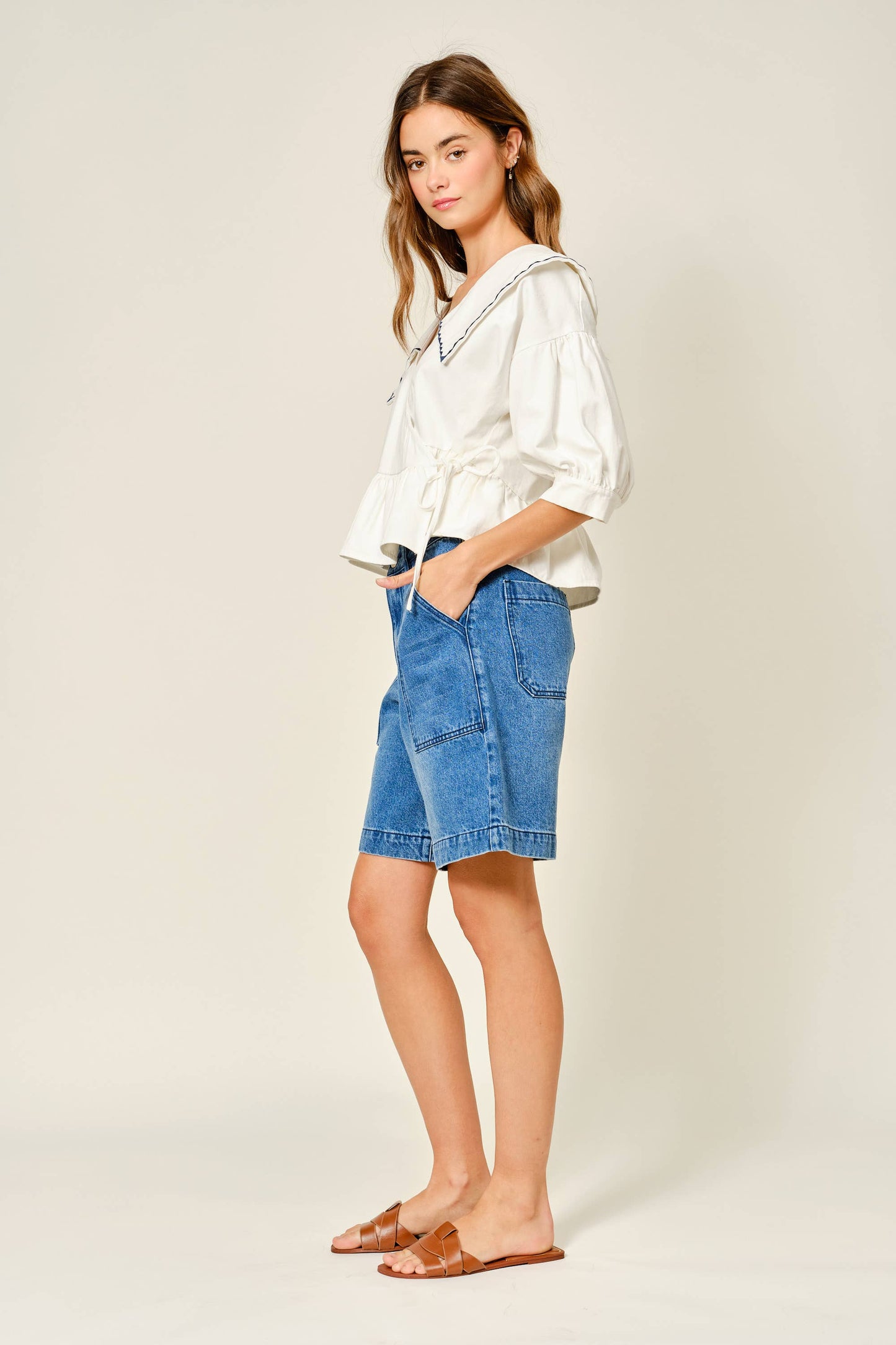 AJP5895 POCKET A LINE BERMUDA SHORTS