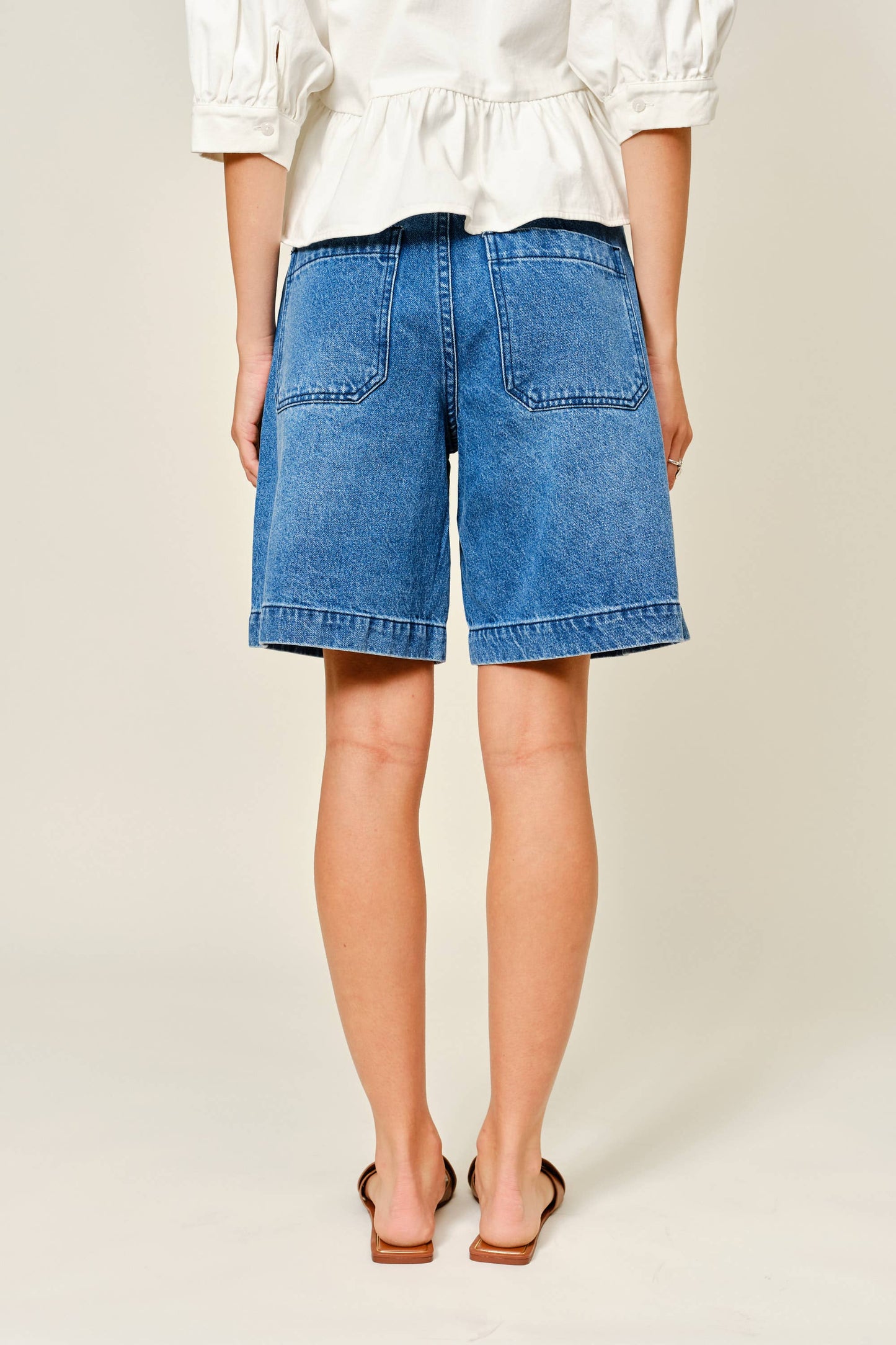 AJP5895 POCKET A LINE BERMUDA SHORTS