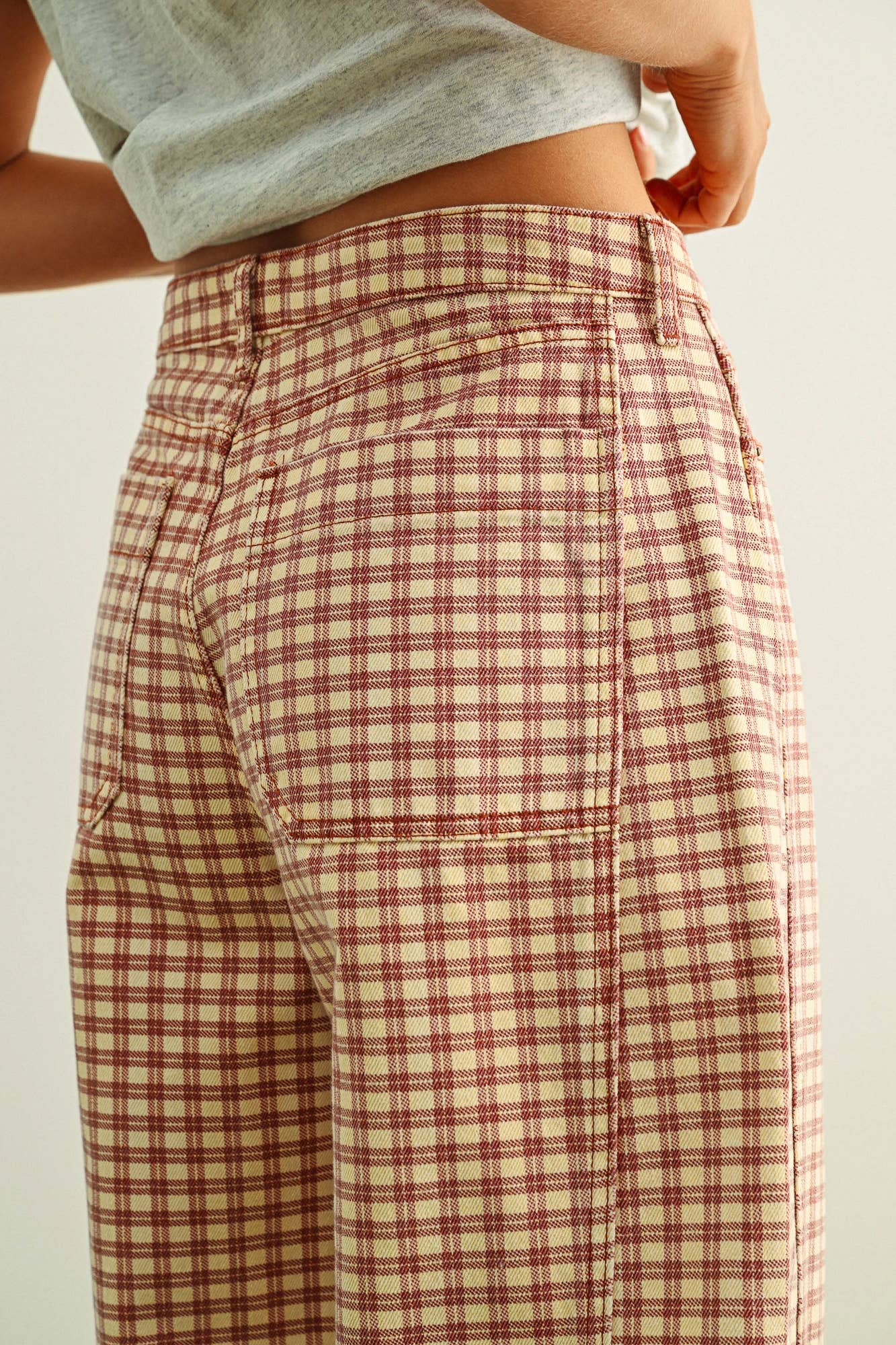 P5936   MINI CHECKER PATTERN BARREL PANTS