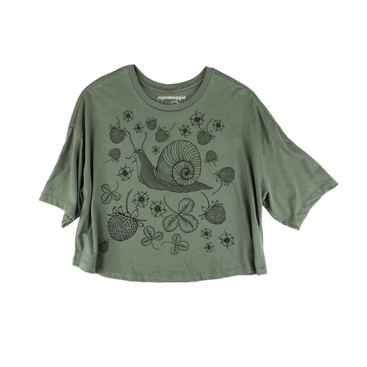 Snail Clover Crop Tee