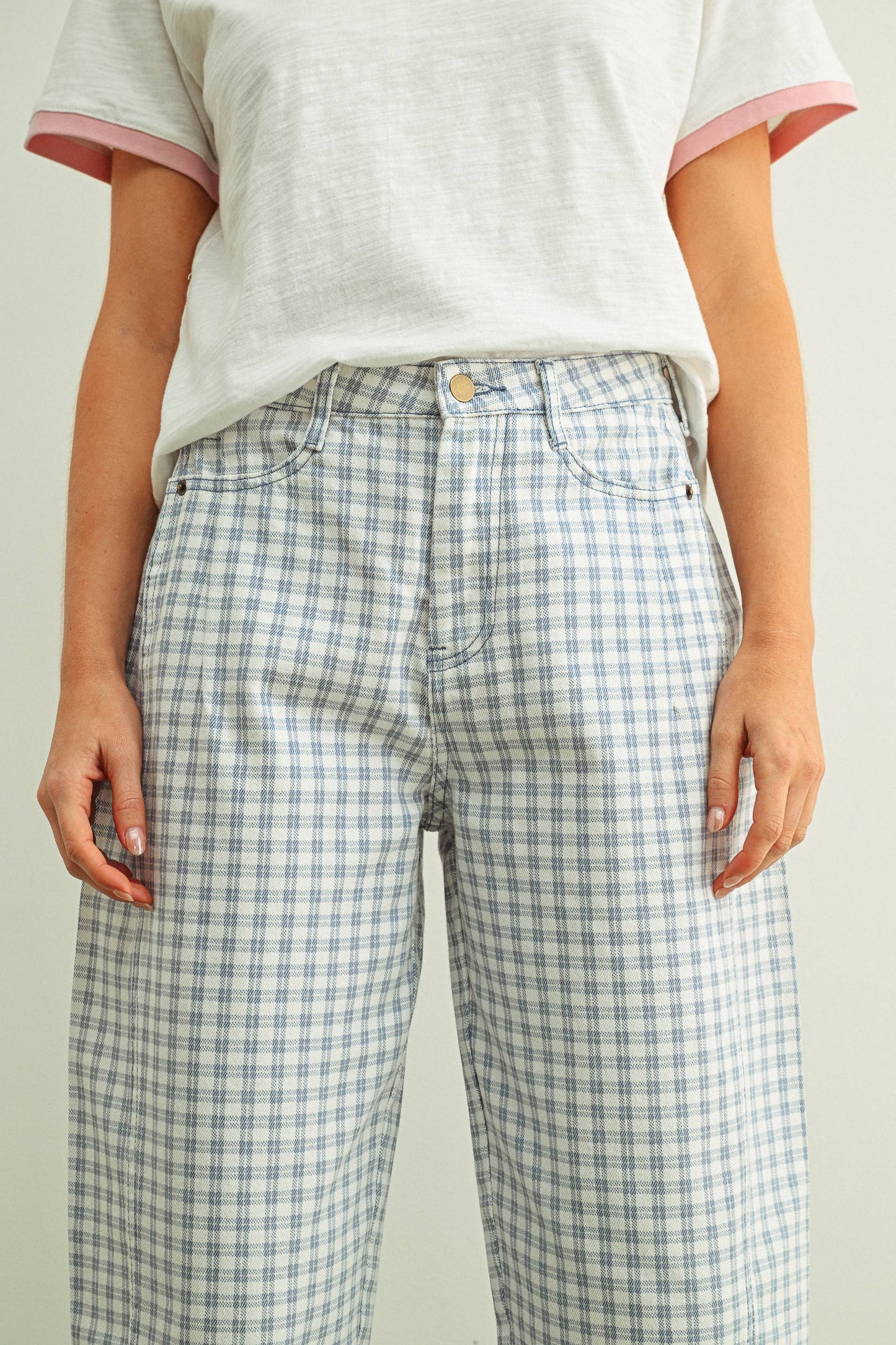 P5936   MINI CHECKER PATTERN BARREL PANTS