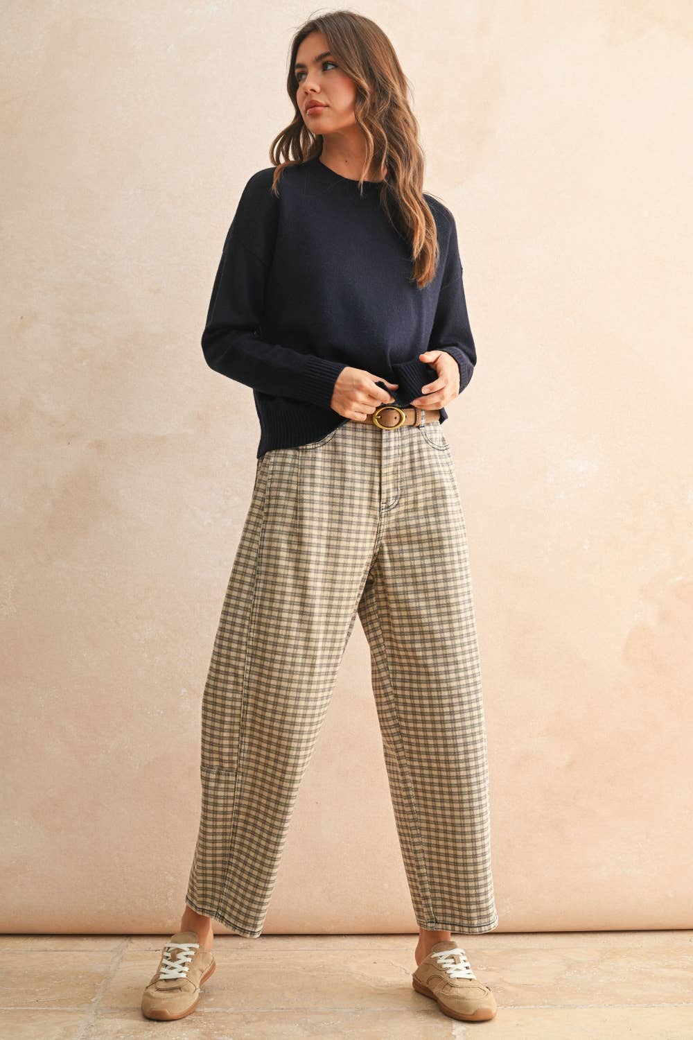 P5936   MINI CHECKER PATTERN BARREL PANTS