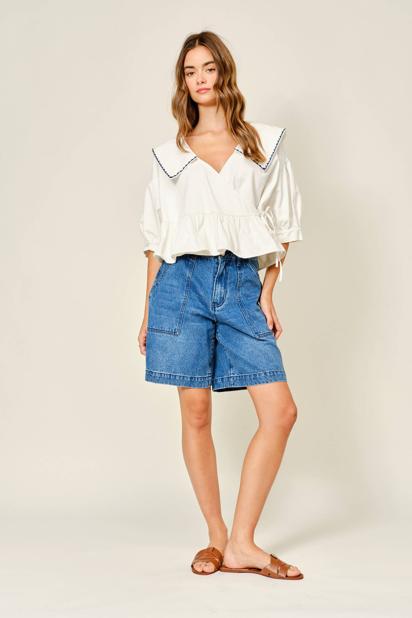 AJP5895 POCKET A LINE BERMUDA SHORTS