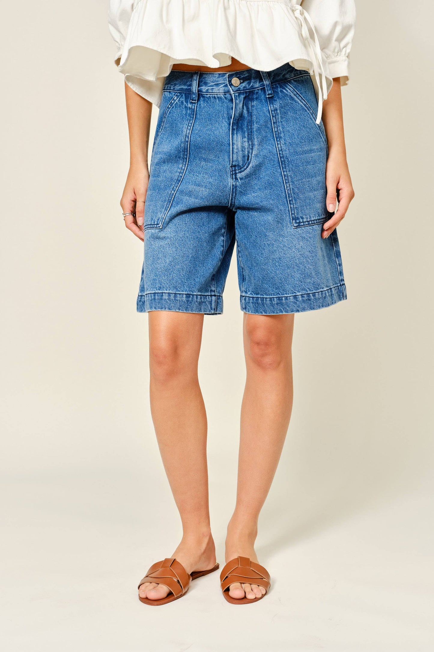 AJP5895 POCKET A LINE BERMUDA SHORTS